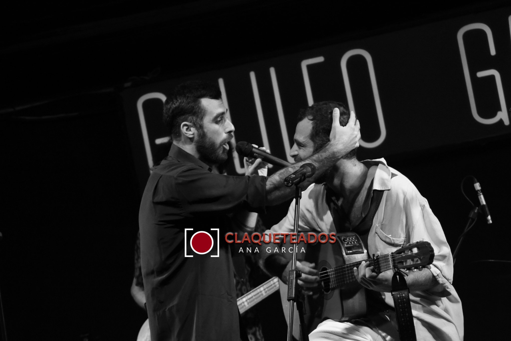 Galería de fotos del concierto del grupo sevillano Mi hermano y yo 1 mi hermano y yo