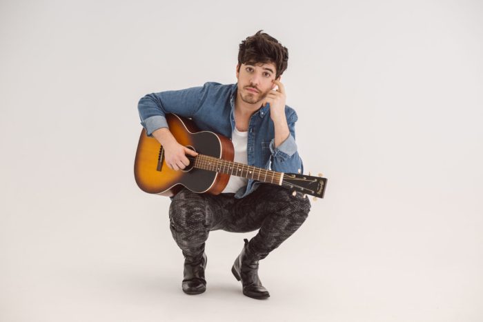 Estrenos paralelos | Roi Méndez tiene algo más en común con McFly 1 roi mendez e1681151111804